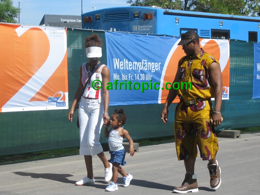 ../Images/AfricaFestival-27-28May05 246.jpg